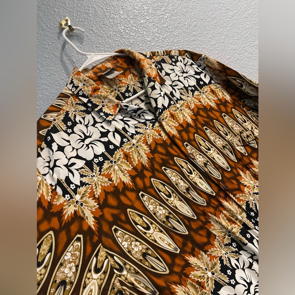Vintage Aloha Hut Hawaiian Shirt Size L Short Sleeve Surfboard Print 100% Rayón - Picture 12 of 14